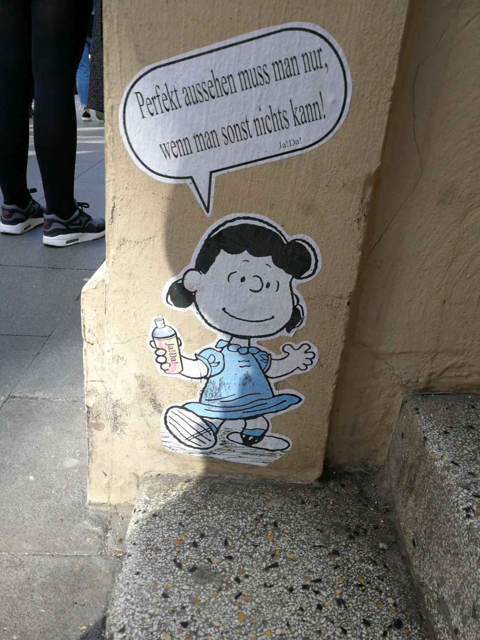 Graffiti Street Art in Köln - Photo by Kico_one - Köln, Peanuts