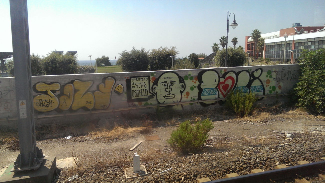 Graffiti Bombing in Pisa - Photo by Kico_one - Pisa, Italy