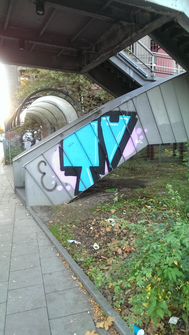 Graffiti Bombing in Essen - Photo by Kico_one