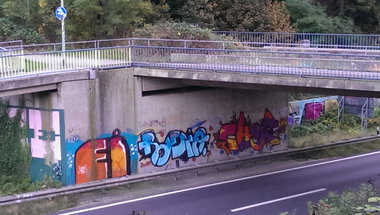Graffiti Bombing in Essen - Photo by Kico_one - Ei, Eier, Radio