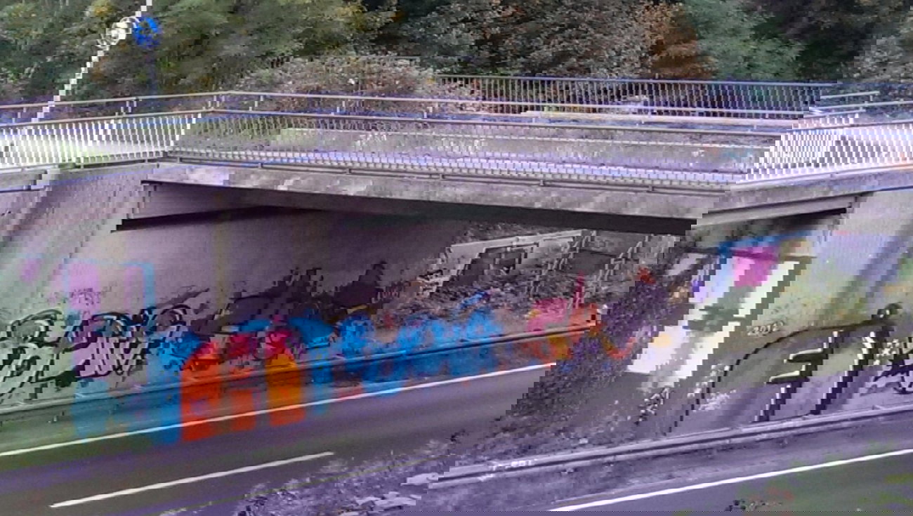 Graffiti Bombing in Essen - Photo by Kico_one - Ei, Eier, Radio