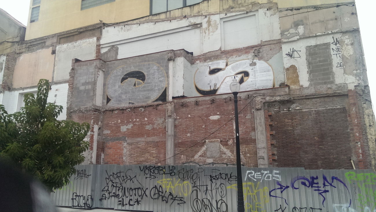 Graffiti Bombing in Barcelona - Photo by Kico_one - Barcelona, Spain, Catalonia