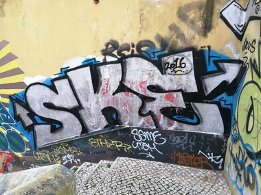 Graffiti Bombing in Lissabon - Photo by Kico_one - Lissabon, Portugal, Lisboa