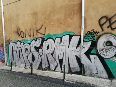 Graffiti Bombing in Lissabon - Photo by Kico_one - Lissabon, Lisboa, Portugal
