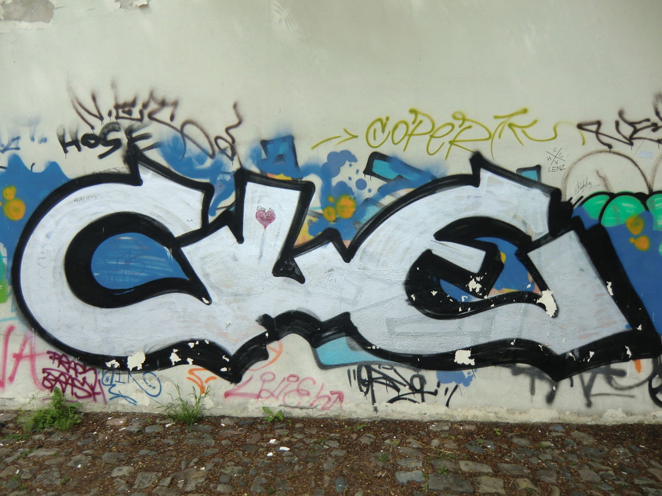 Graffiti Bombing in Prague - Photo by Kico_one - Prague, Praha