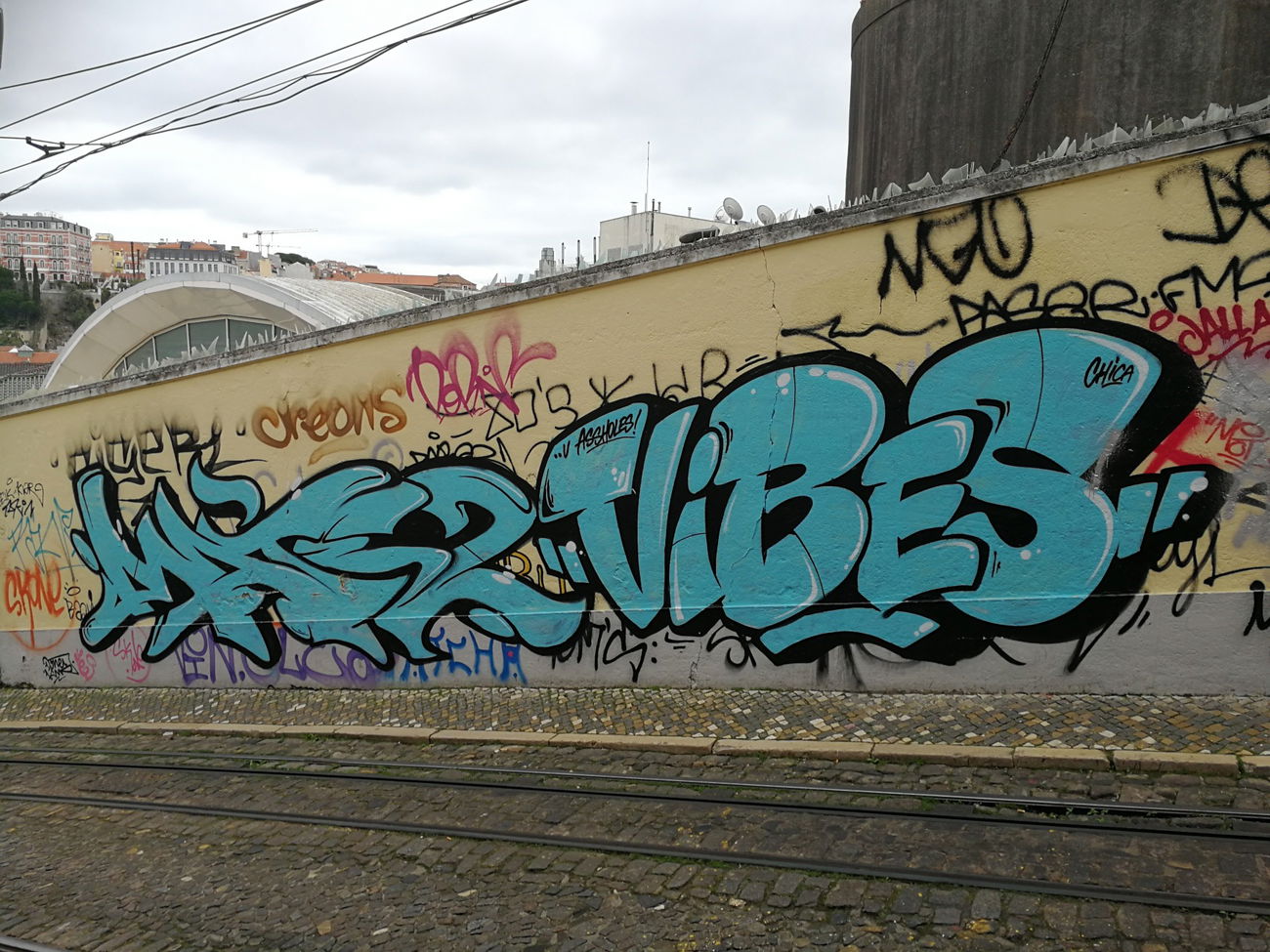 Graffiti Bombing in Lissabon - Photo by Kico_one - Lissabon, Portugal, Lisboa