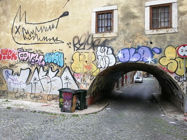 Graffiti Bombing in Lissabon - Photo by Kico_one - Lissabon, Portugal, Lisboa
