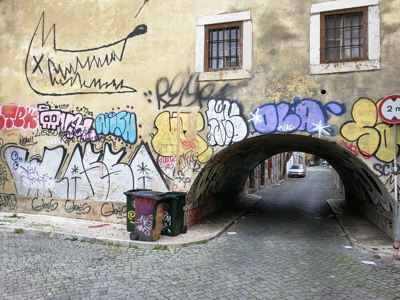 Graffiti Bombing in Lissabon - Photo by Kico_one - Lissabon, Portugal, Lisboa