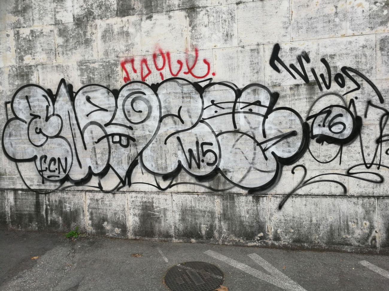 Graffiti Bombing in Lissabon - Photo by Kico_one - Lissabon, Portugal, Lisboa