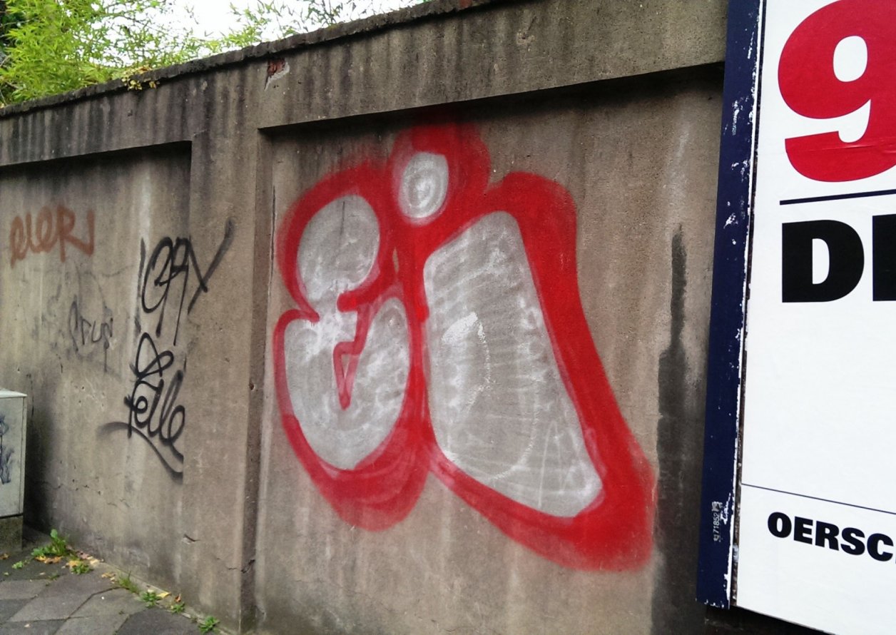 Graffiti Bombing in Düsseldorf - Photo by Kico_one - Eier, Ei, crew (?)