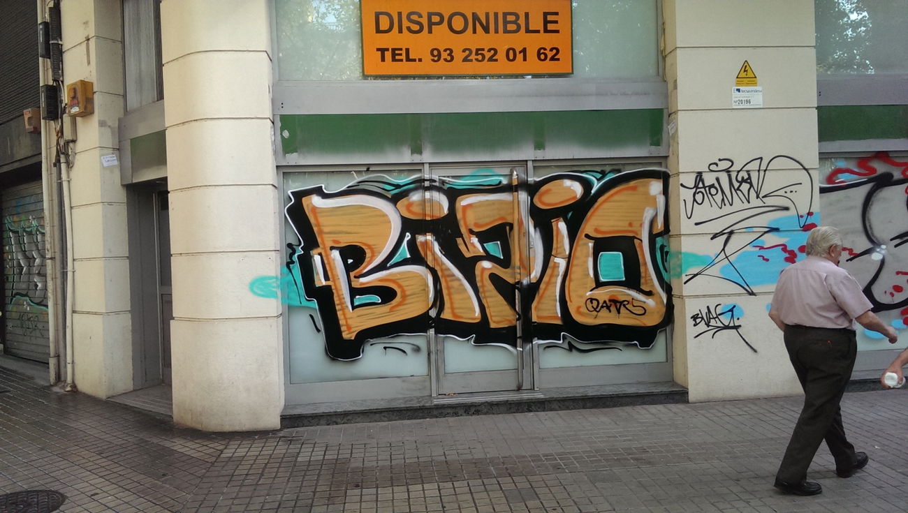 Graffiti Bombing in Barcelona - Photo by Kico_one - Barcelona, Spain, Catalonia