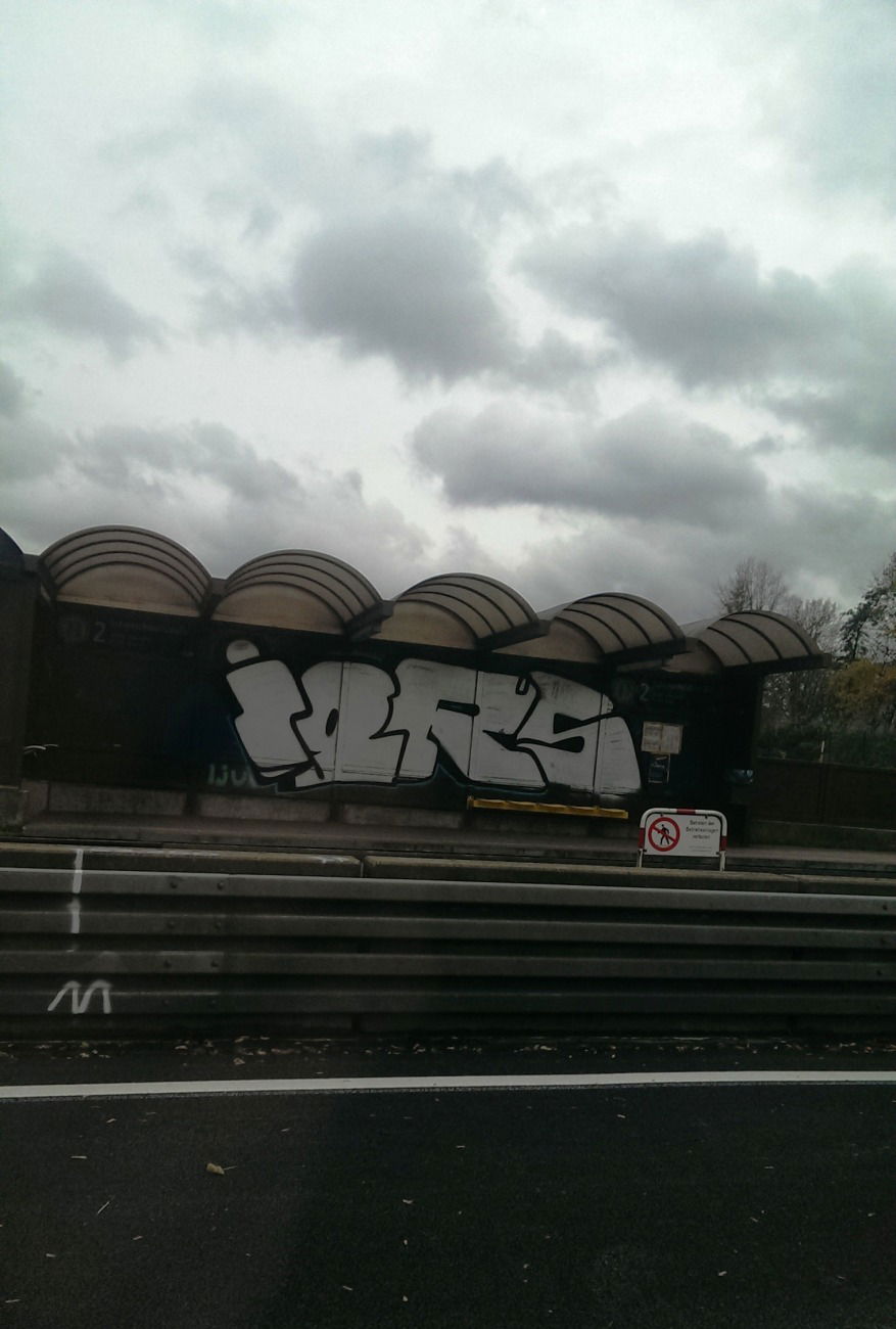Graffiti Bombing in Essen - Photo by Kico_one - IOR, IORS, Essen