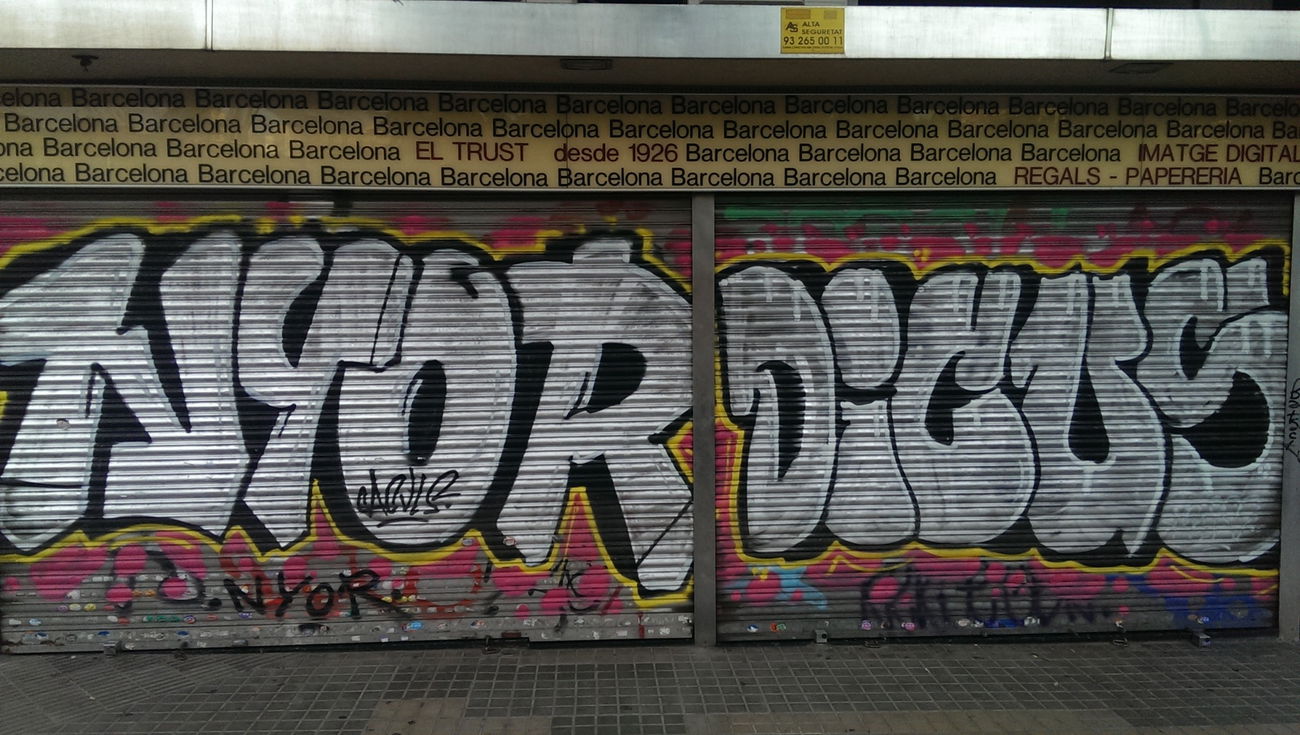 Graffiti Bombing in Barcelona - Photo by Kico_one - Barcelona, Spain, Catalonia