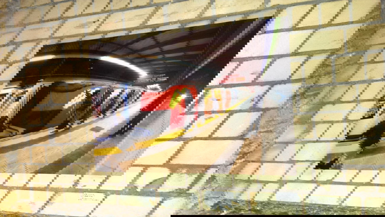 Graffiti Artwork in Herne Hauptbahnhof - Photo by Kico_one - 1UP (2014)