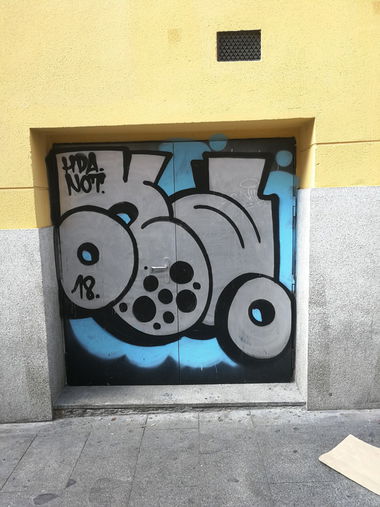 Graffiti Bombing in Madrid - Photo by Kico_one - Madrid, Espana