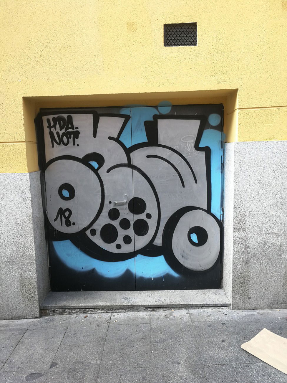 Graffiti Bombing in Madrid - Photo by Kico_one - Madrid, Espana