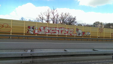 Graffiti Bombing in A52,Mönchengladbach - Photo by Kico_one - A52, Jester