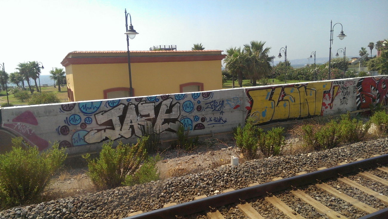Graffiti Bombing in Pisa - Photo by Kico_one - Pisa, Italy