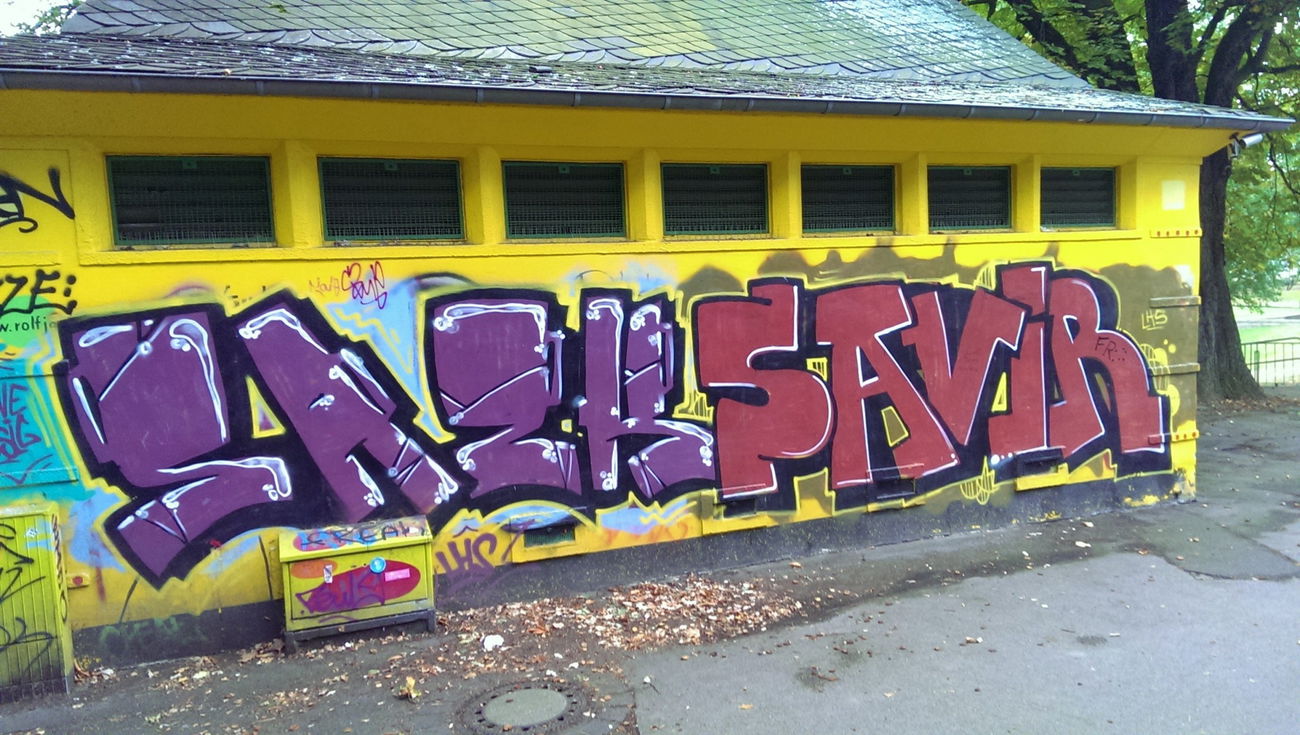 Graffiti Bombing in Köln - Photo by Kico_one - Köln, Sazk, Savir