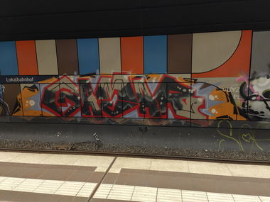 Graffiti Bombing in Frankfurt lokalbahnhof - Photo by Kico_one