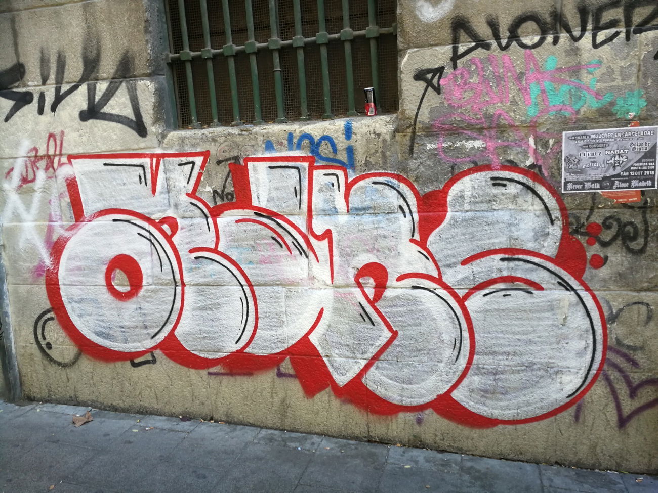 Graffiti Bombing in Madrid - Photo by Kico_one - Madrid, Espana