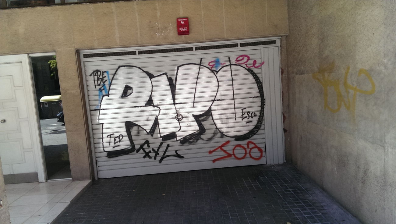 Graffiti Bombing in Barcelona - Photo by Kico_one - Barcelona, Spain, Catalonia