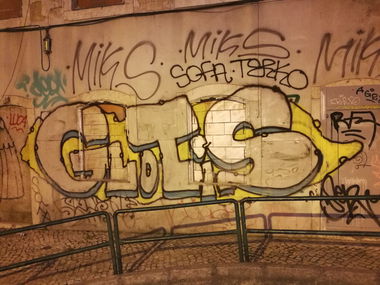 Graffiti Bombing in Lissabon - Photo by Kico_one - Lissabon, Lisboa, Portugal
