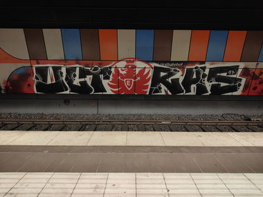 Graffiti Bombing in Frankfurt lokalbahnhof - Photo by Kico_one