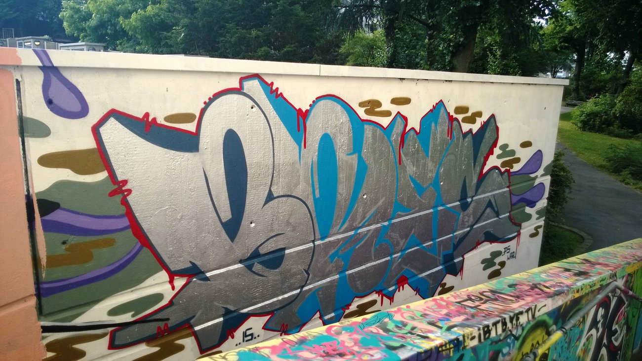 Graffiti Wall in Giradetstrasse - Photo by Kico_one - Bres, PS, Essen (2015)