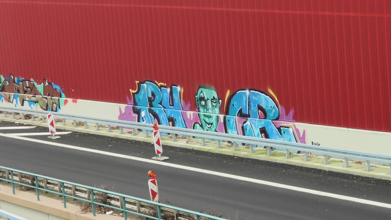 Graffiti Bombing in Essen - Photo by Kico_one - Essen, Giradetstrasse (2023)