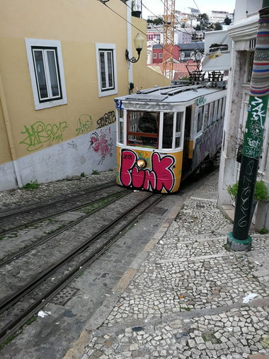 Graffiti Train in Lissabon - Photo by Kico_one - Lissabon, Portugal, Lisboa