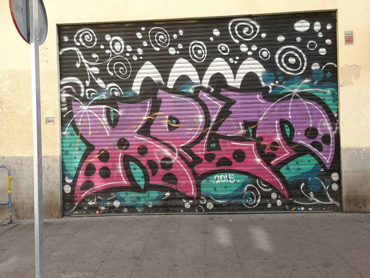 Graffiti Bombing in Madrid - Photo by Kico_one - Madrid, Espana