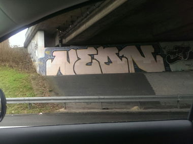 Graffiti Bombing in A52,Mönchengladbach - Photo by Kico_one - Neon, A52
