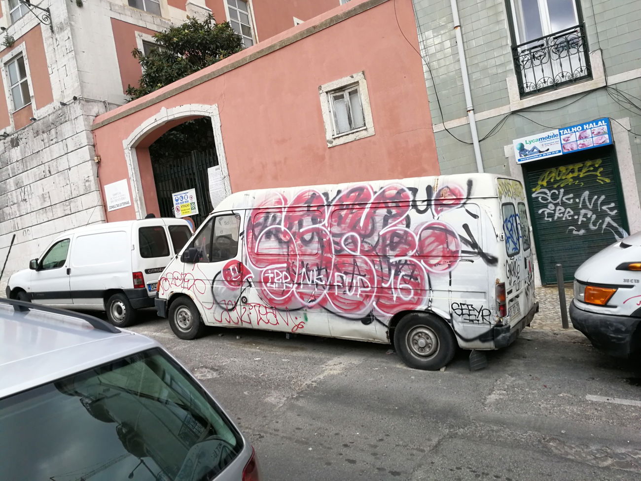 Graffiti Bombing in Lissabon - Photo by Kico_one - Lissabon, Portugal, Lisboa