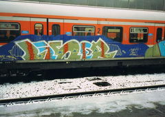 Graffiti Train in Essen - Photo by Kico_one - Liser, Dos, Crew (199?)