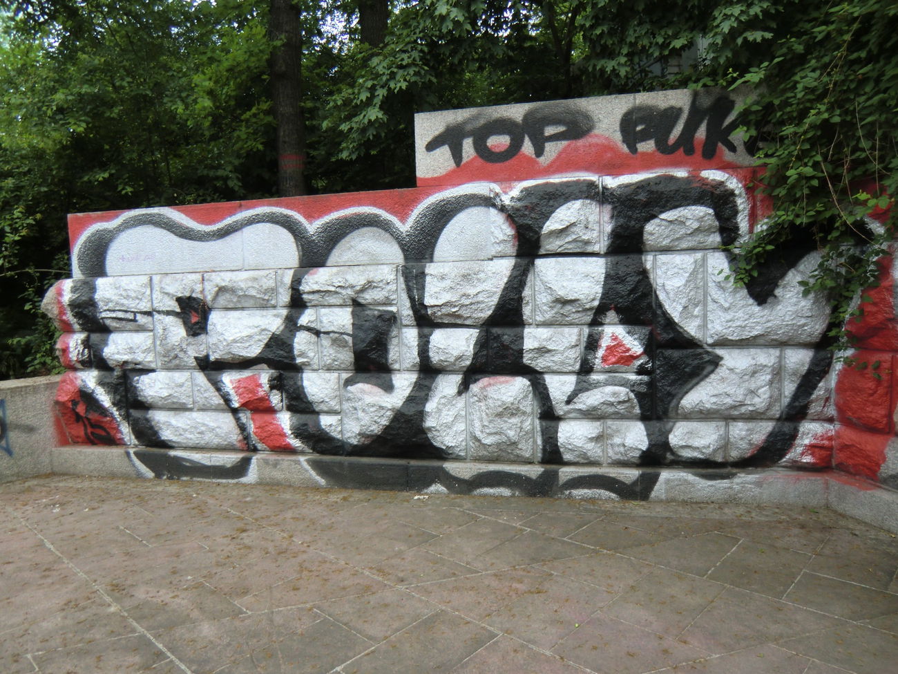 Graffiti Bombing in Prague - Photo by Kico_one - Prague, Praha, Polly