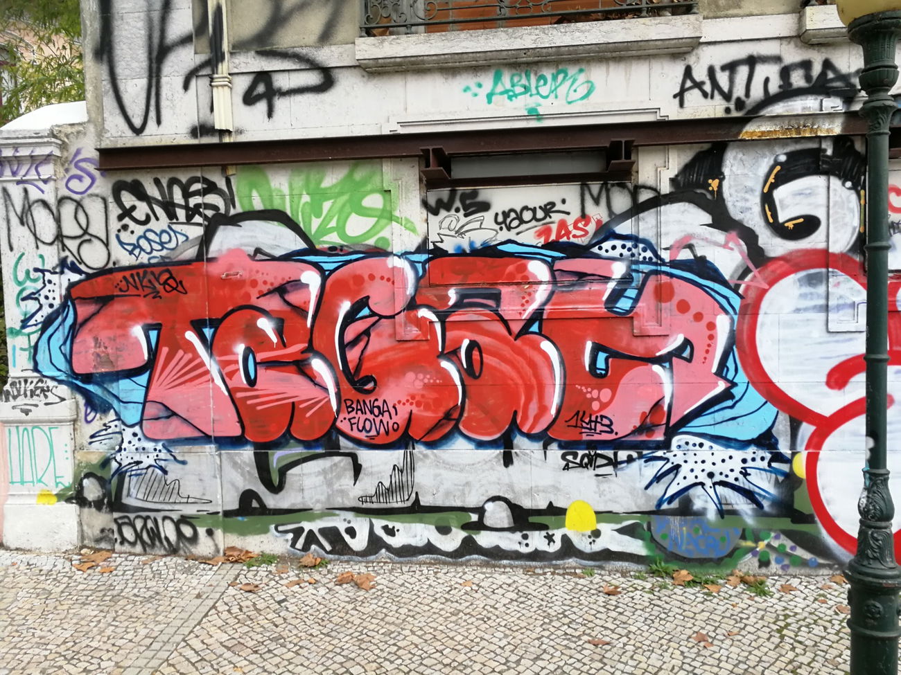 Graffiti Bombing in Lissabon - Photo by Kico_one - Lissabon, Portugal, Lisboa