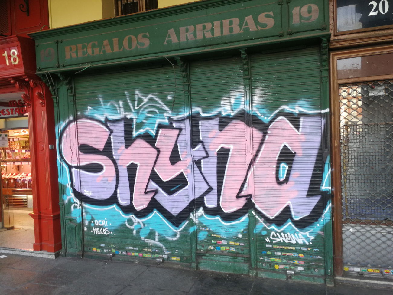 Graffiti Bombing in Madrid - Photo by Kico_one - Madrid, Espana