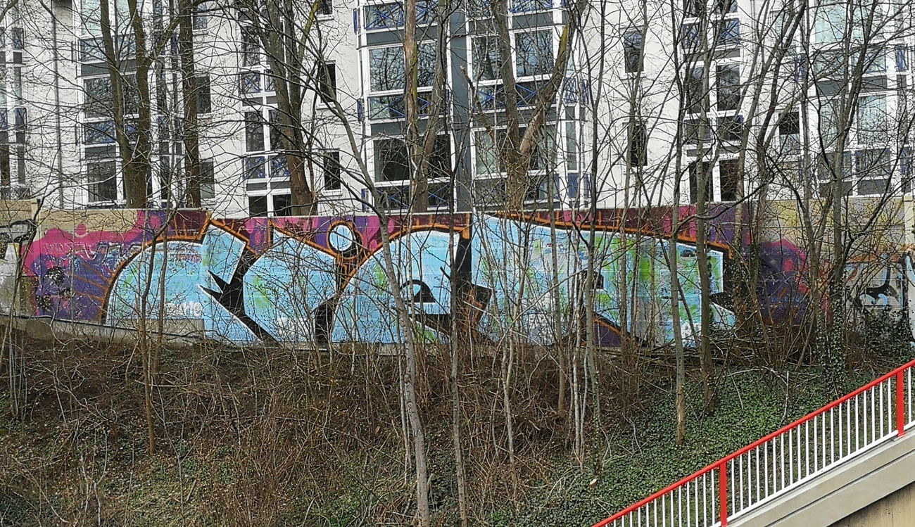 Graffiti Bombing in A52 - Photo by Kico_one - Essen, NRW, Ruhrpott
