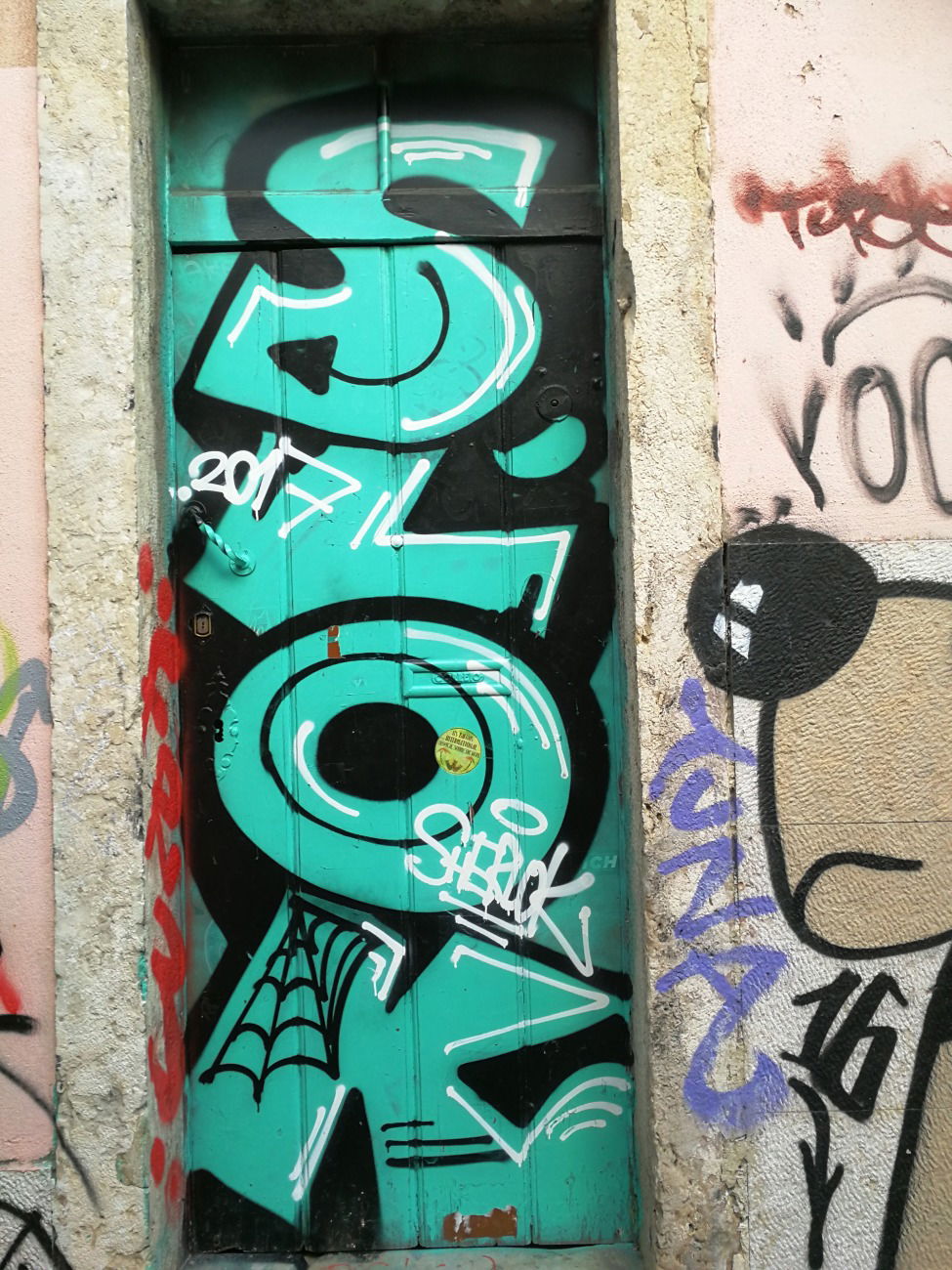 Graffiti Bombing in Lissabon - Photo by Kico_one - Lissabon, Portugal, Lisboa