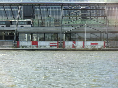 Graffiti Bombing in Amsterdam centraal - Photo by Kico_one - Leno, Amsterdam, Netherlands