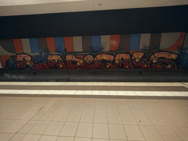 Graffiti Bombing in Frankfurt lokalbahnhof - Photo by Kico_one