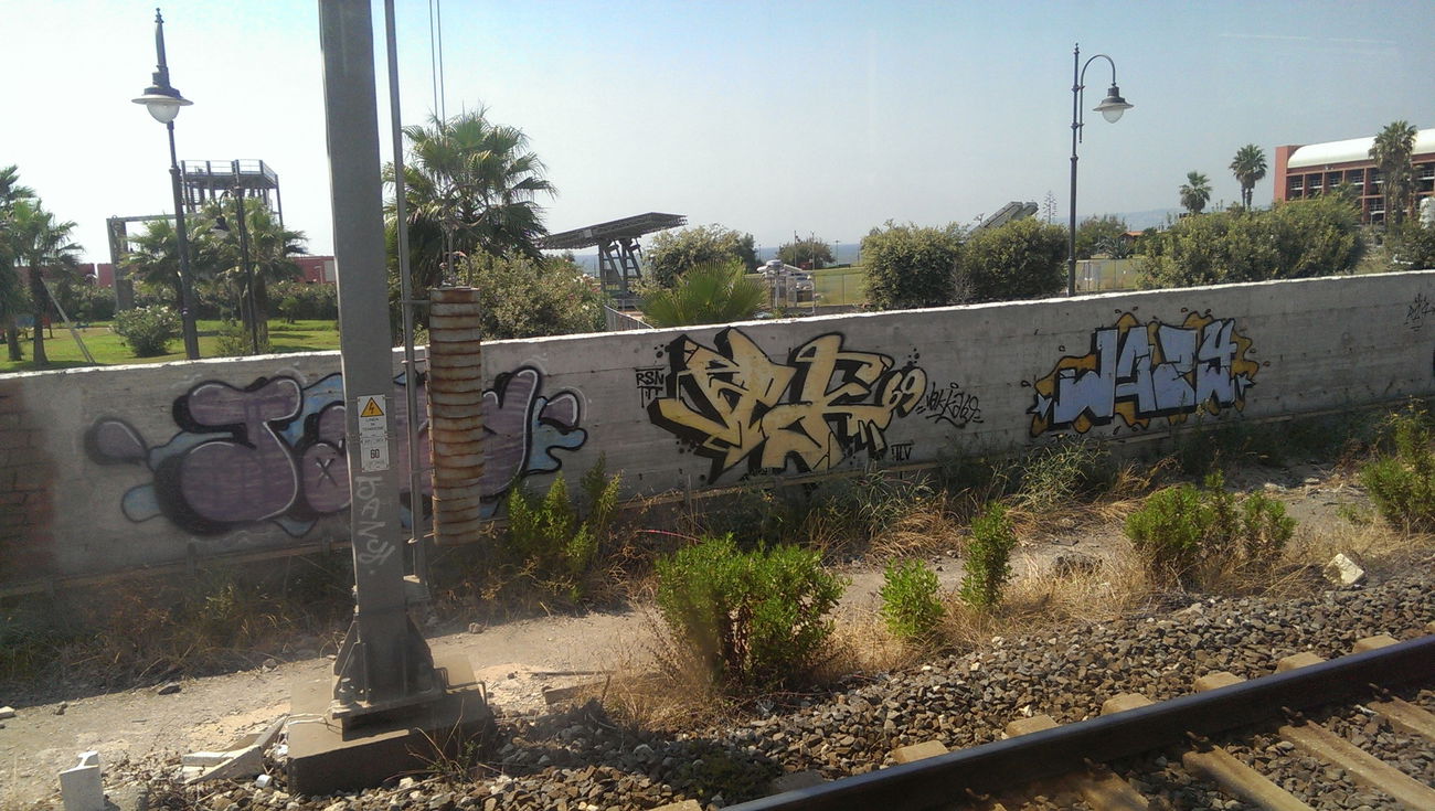 Graffiti Bombing in Pisa - Photo by Kico_one - Pisa, Italy