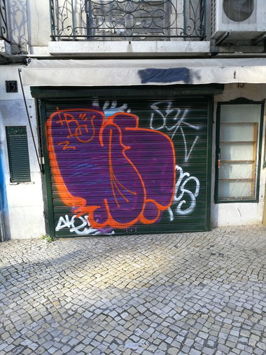 Graffiti Bombing in Lissabon - Photo by Kico_one - Lissabon, Lisboa, Portugal