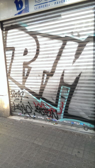 Graffiti Bombing in Barcelona - Photo by Kico_one - Barcelona, Spain, Catalonia