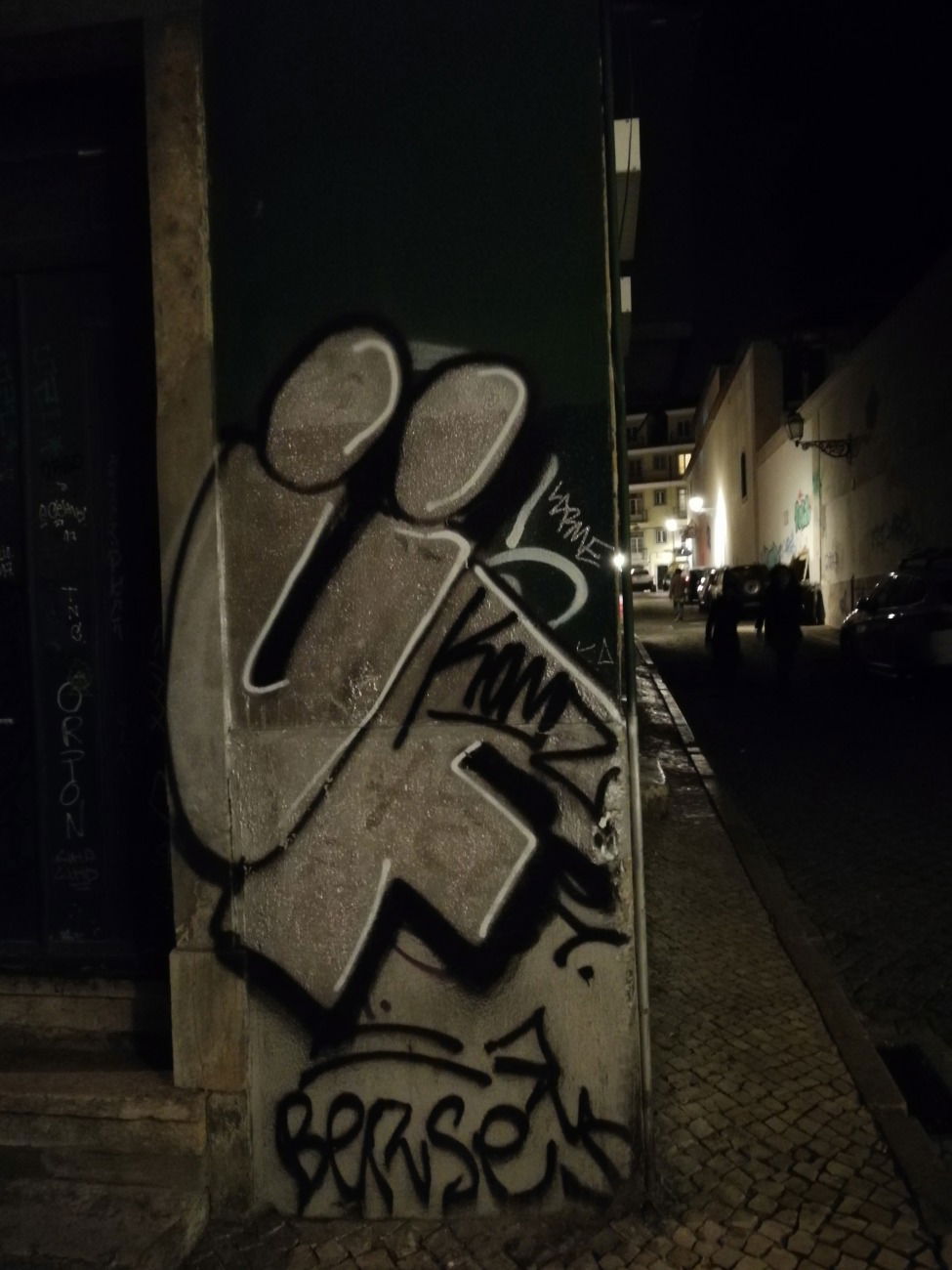 Graffiti Bombing in Lissabon - Photo by Kico_one - Lissabon, Portugal, Lisboa
