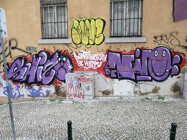 Graffiti Bombing in Lissabon - Photo by Kico_one - Lissabon, Lisboa, Portugal