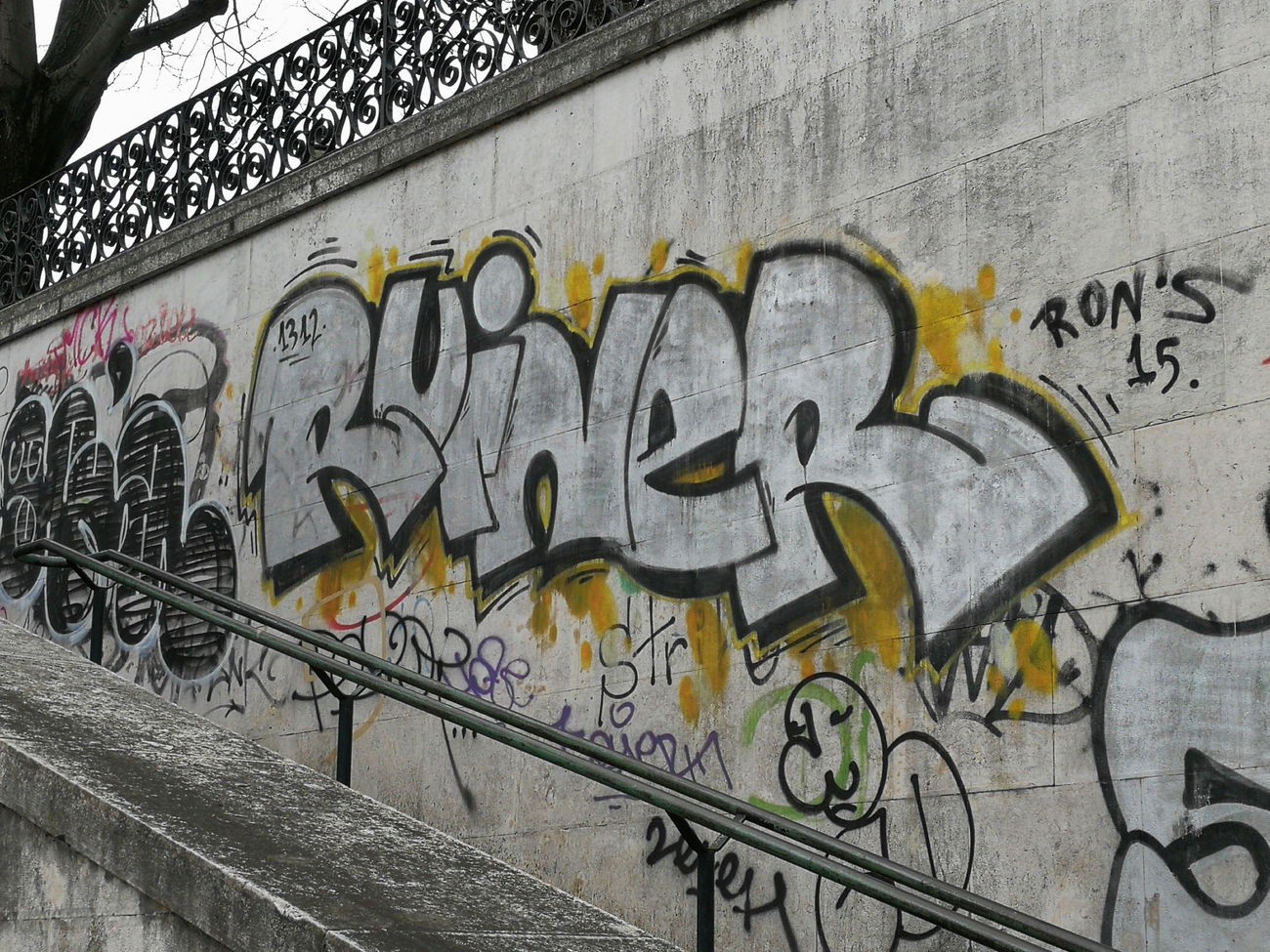 Graffiti Bombing in Lissabon - Photo by Kico_one - Lissabon, Portugal, Lisboa