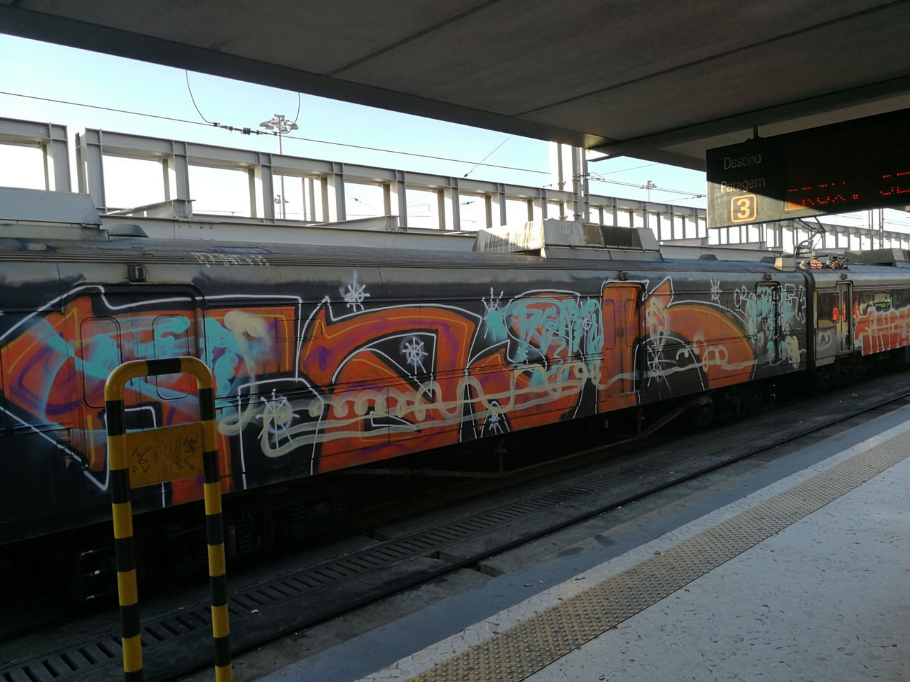 Graffiti Train in Lissabon - Photo by Kico_one - Lissabon, Portugal, Lisboa