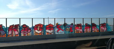 Graffiti Bombing in A57 - Photo by Kico_one - Krice, Care